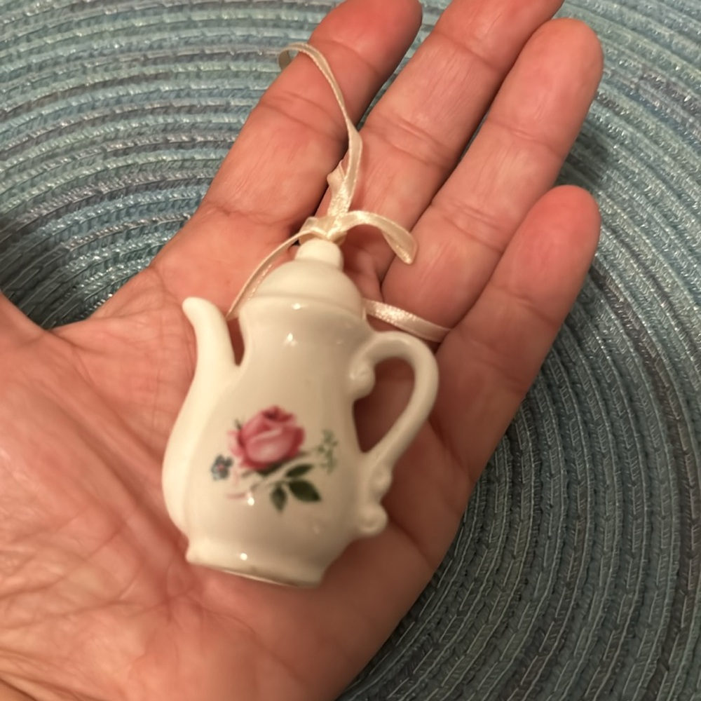 Christmas Victorian inspired ornaments teapot, coffee pot shoe spoon country - Picture 3 of 5
